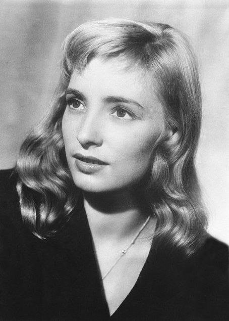 内莉·博尔若 Nelly Borgeaud照片