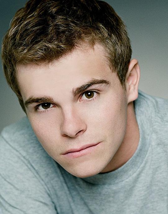 迈尔斯·杰弗里 Myles Jeffrey照片