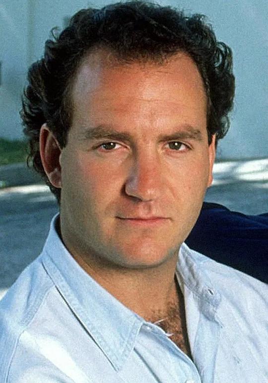 查尔斯·芬奇 Charles Finch照片