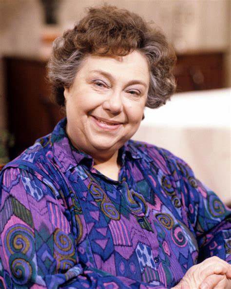 帕齐·伯恩 Patsy Byrne照片