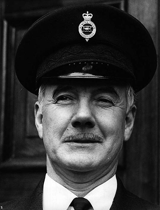 富尔顿·麦凯 Fulton Mackay照片