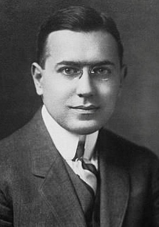 厄尔·德尔·比格斯 Earl Derr Biggers照片