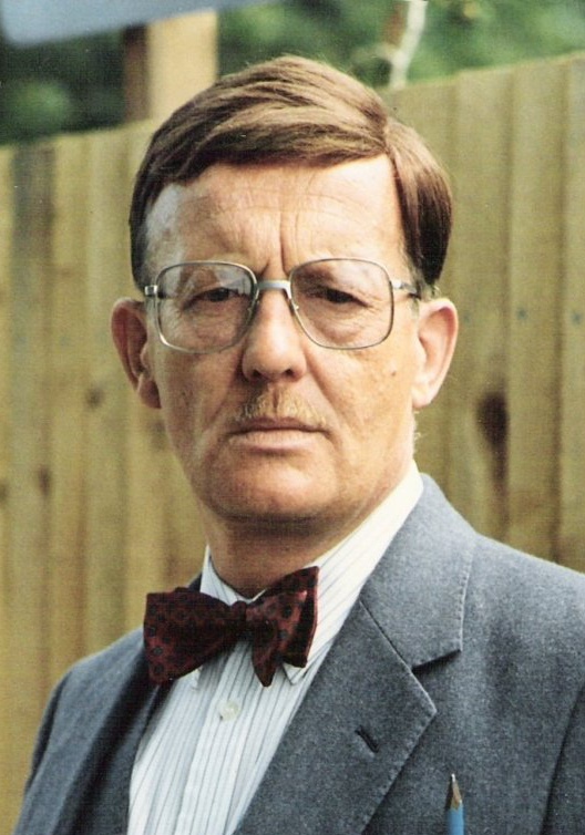 迈克尔·谢尔德 Michael Sheard照片