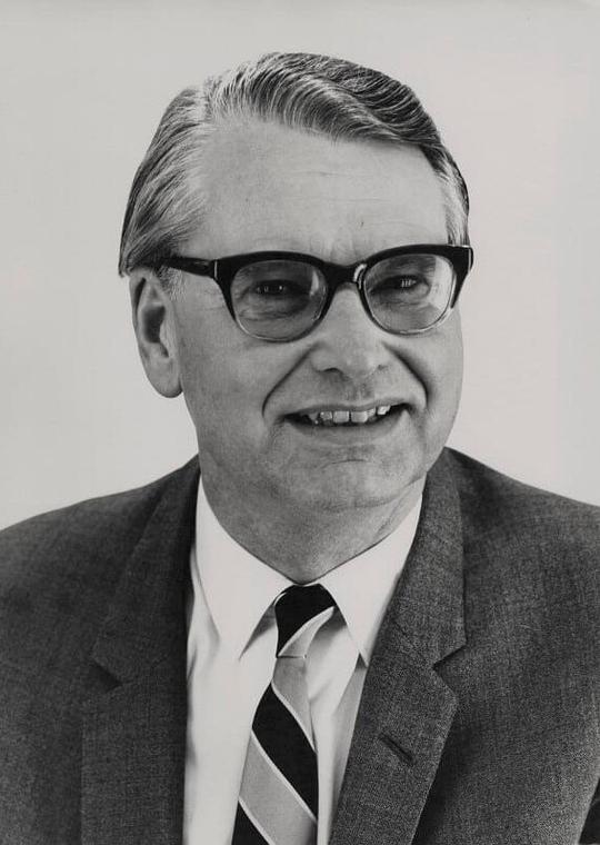 肯·安纳金 Ken Annakin照片