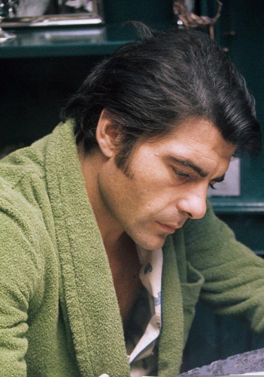 胡安·路易斯·加利亚尔多 Juan Luis Galiardo照片