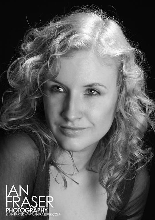 达马里斯·海曼 Damaris Hayman照片