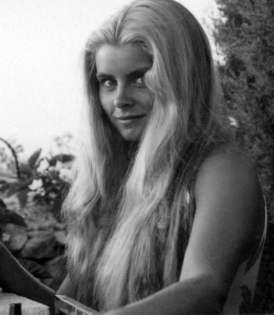 泰伦·包华 Taryn Power照片