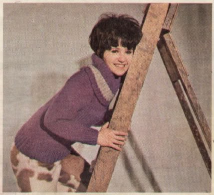 阿德里安娜·波斯塔 Adrienne Posta照片