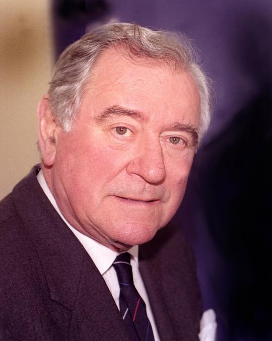 乔治·贝克 George Baker照片