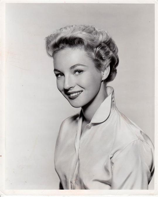 Venetia Stevenson照片