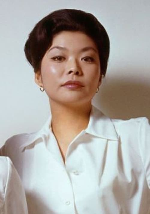 伊冯娜·希玛 Yvonne Shima照片