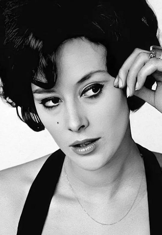 苏·劳埃德 Sue Lloyd照片