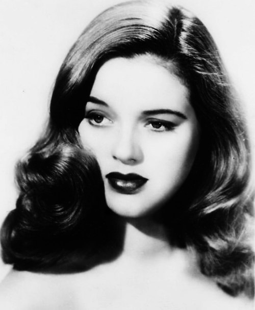 黛安娜·多丝 Diana Dors照片