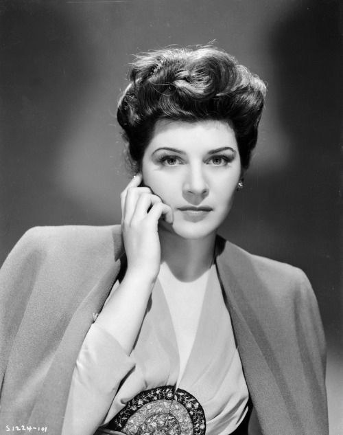 安·阿亚尔斯 Ann Ayars照片