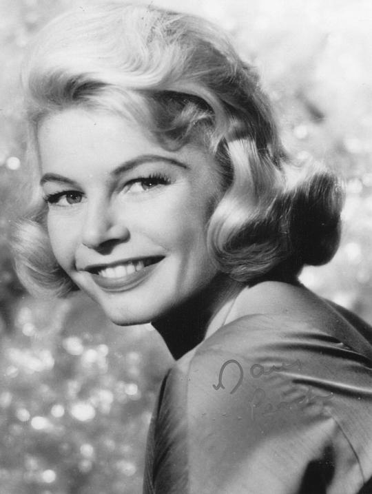 玛丽·皮奇 Mary Peach照片