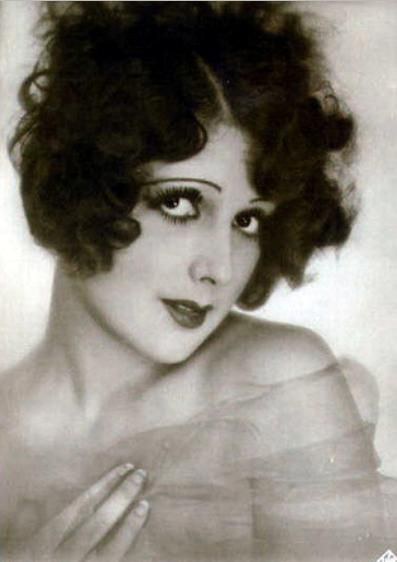 贝蒂·亚曼 Betty Amann照片