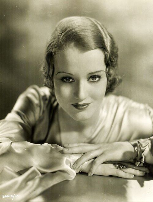 康斯坦茨·卡明斯 Constance Cummings照片