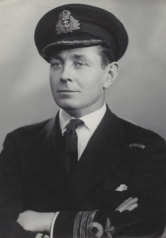 安东尼·基明斯 Anthony Kimmins照片