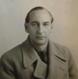 奈吉尔·鲍尔钦 Nigel Balchin照片