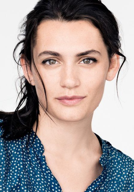 艾拉·朗夫 Ella Rumpf照片