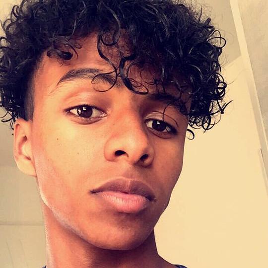 梅迪·图尔 Médhi Touré照片