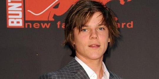 西奥·特里布斯 Theo Trebs照片