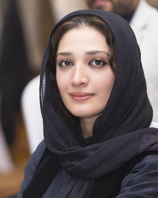 米娜·沙达蒂 Mina Sadati照片