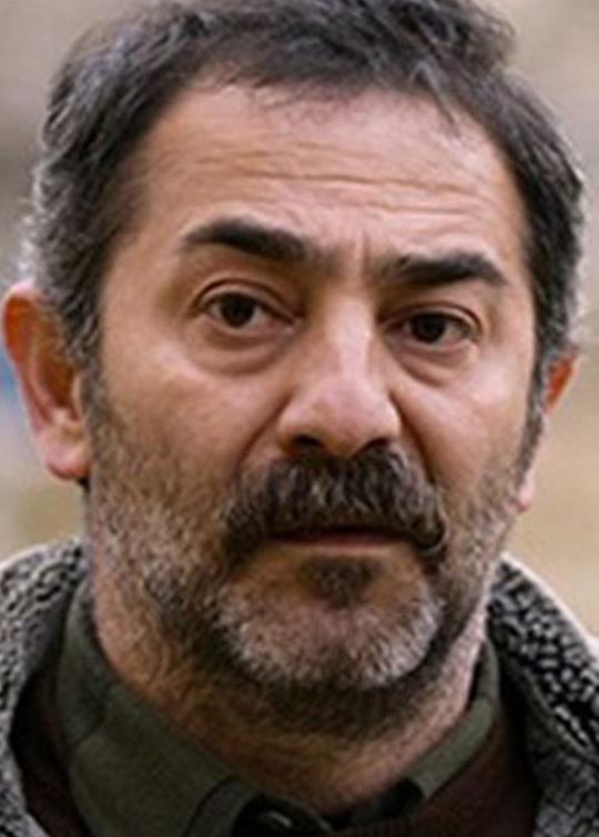 艾贝尔克·佩克詹 Ayberk Pekcan照片