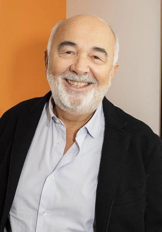 热拉尔·朱尼奥 Gérard Jugnot照片