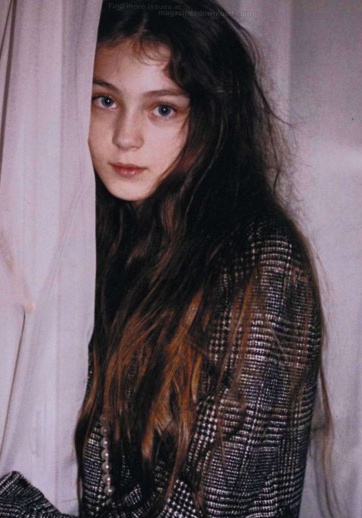 安娜玛丽亚·沃特鲁梅 Anamaria Vartolomei照片