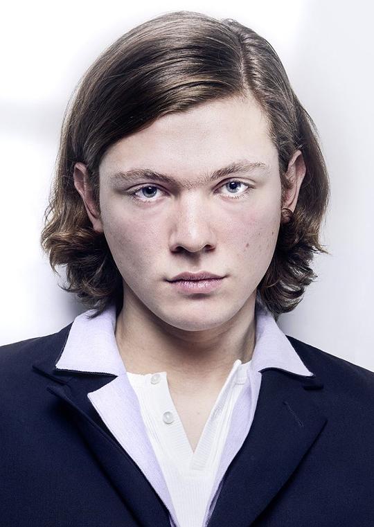 米兰·赫尔姆斯 Milan Herms照片