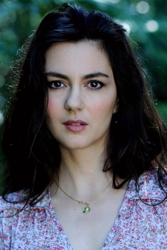 朱莉娅·福雷 Julia Faure照片