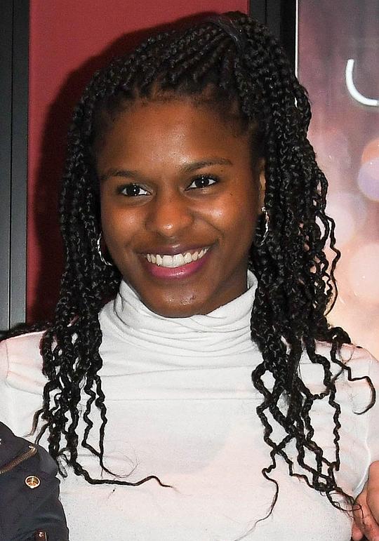 费德莉·卡马拉 Fadily Camara照片