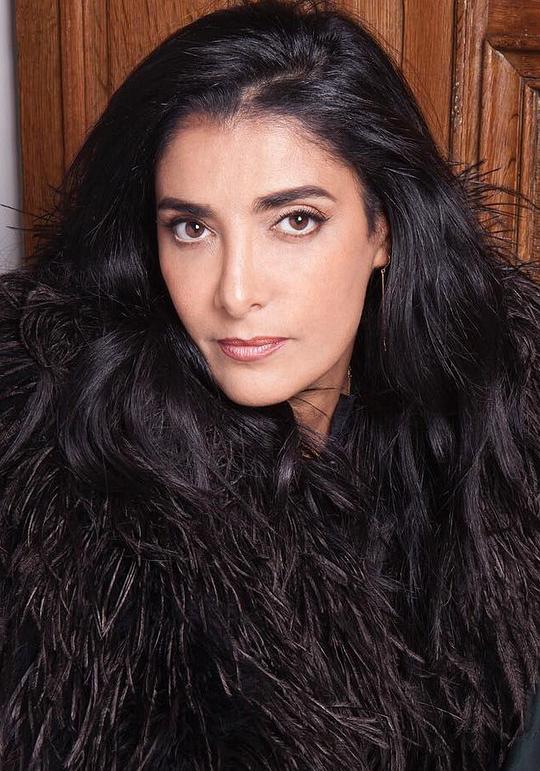 法蒂玛·埃多姆 Fatima Adoum照片