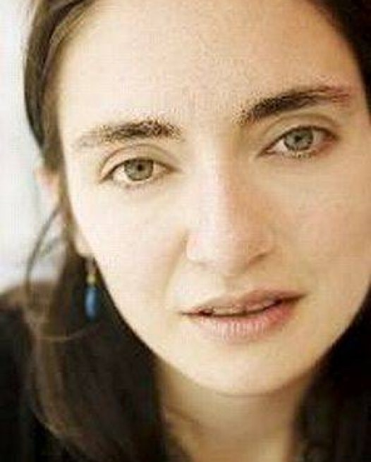 查拉·赞基尔吉 Çağla Zencirci照片