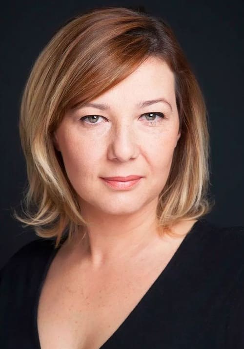 尼尔根·图尔克塞弗 Nilgün Türksever照片