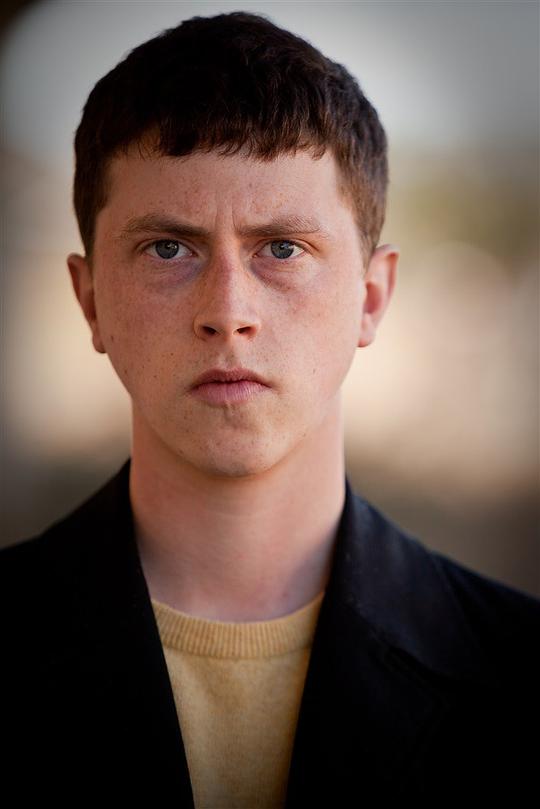 费尼肯·欧菲尔德 Finnegan Oldfield照片