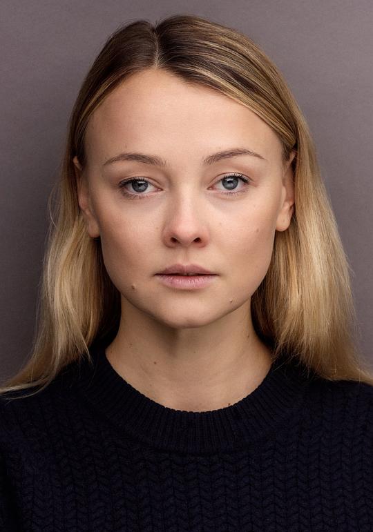 克斯蒂·伊尔维斯·萨维纳 Kersti Ilves-Savina照片