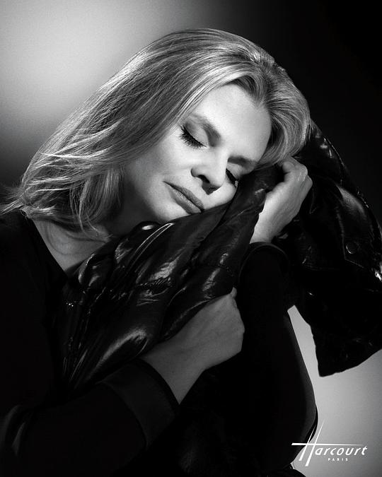 伊莎贝尔·南蒂 Isabelle Nanty照片