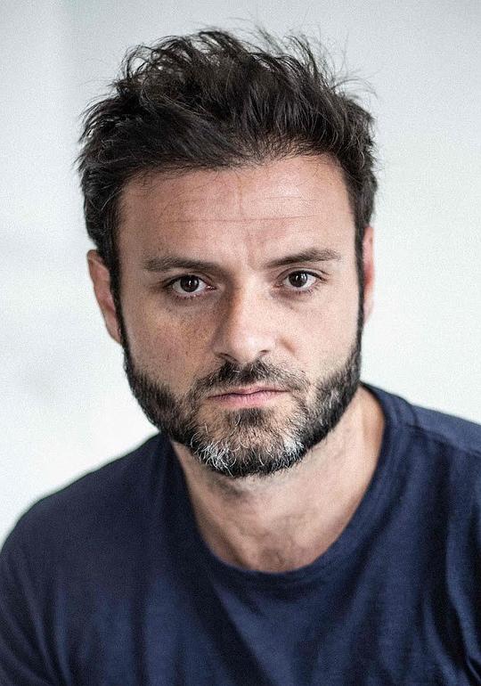 约翰·迪翁内 Johann Dionnet照片