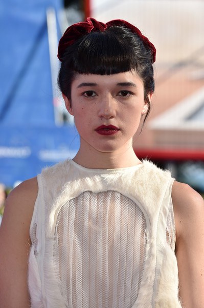 西蒙妮·布奇奥 Simone Bucio照片