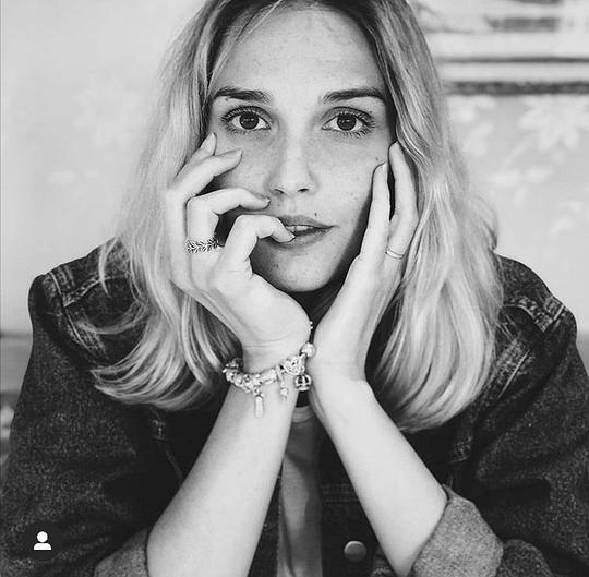 卡米·露 Camille Lou照片