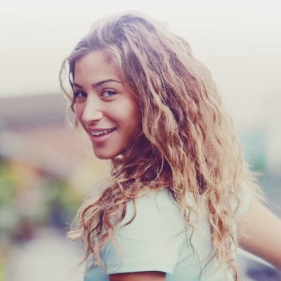 马农·阿泽姆 Manon Azem照片