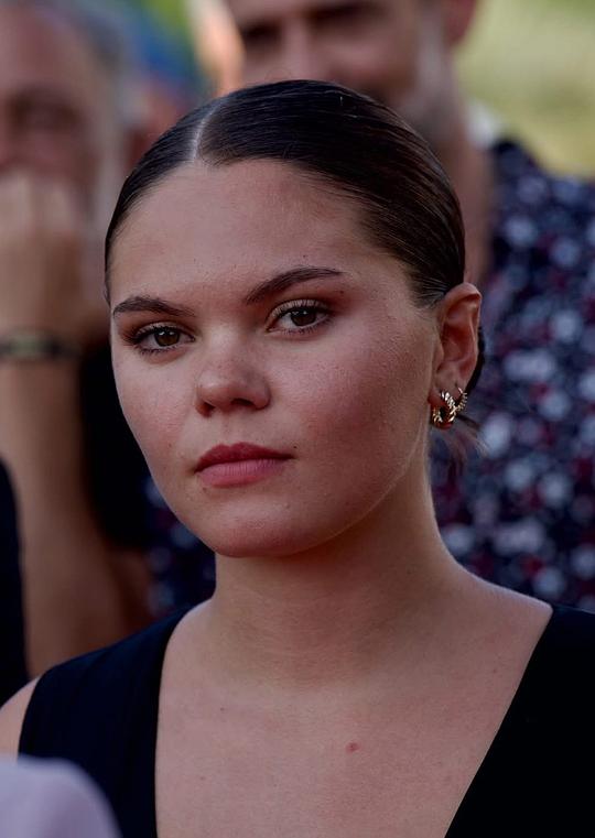 Sasha Gravat Harsch照片