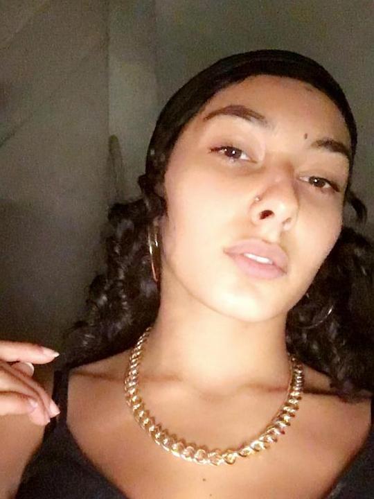 米丽娅姆·洁洁丽 Myriam Djeljeli照片