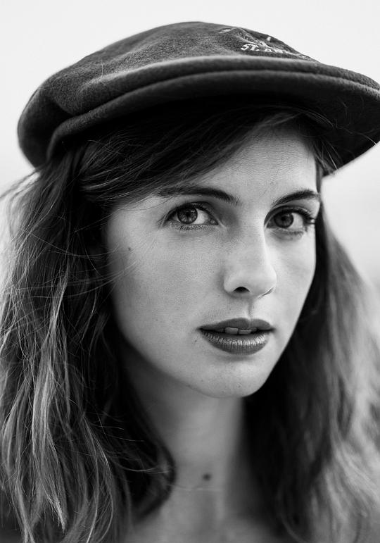 基姆·莱亚·萨卡尔 Kim Lêa Sakkal照片