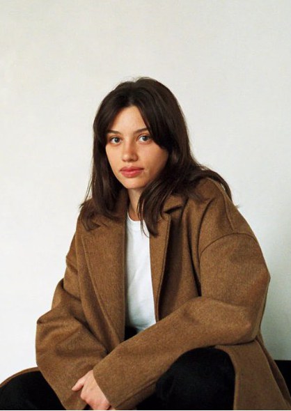 蕾雅·路思·布萨托 Léa Luce Busato照片