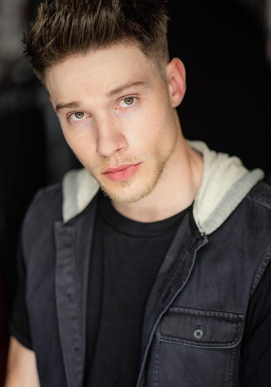 约书亚·格雷厄姆 Joshua Graham照片