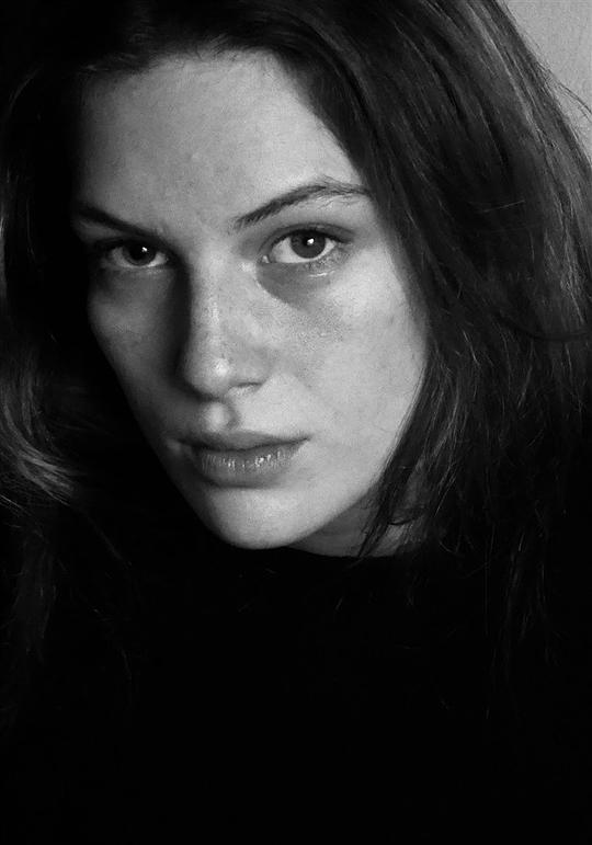 卢·兰普洛 Lou Lampros照片