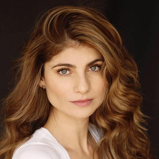 玛丽亚·亚拉 María Aura照片